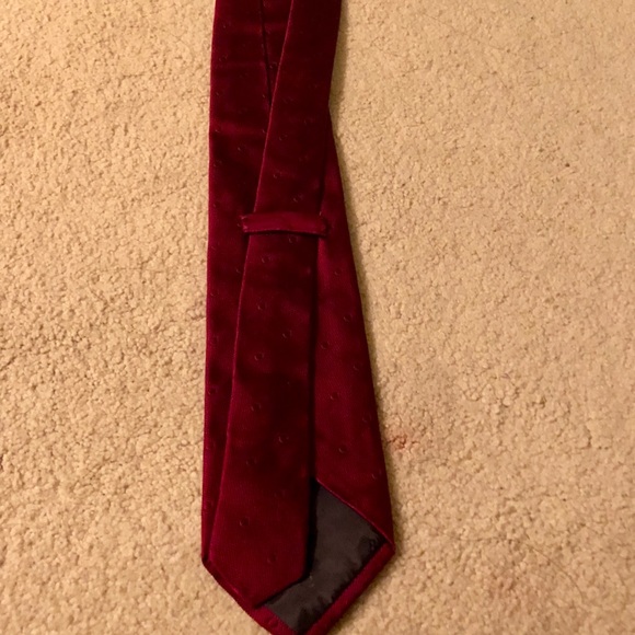 Burberry’s Tie - Picture 6 of 7